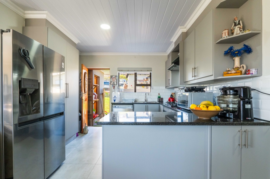 4 Bedroom Property for Sale in Seemeeu Park Western Cape
